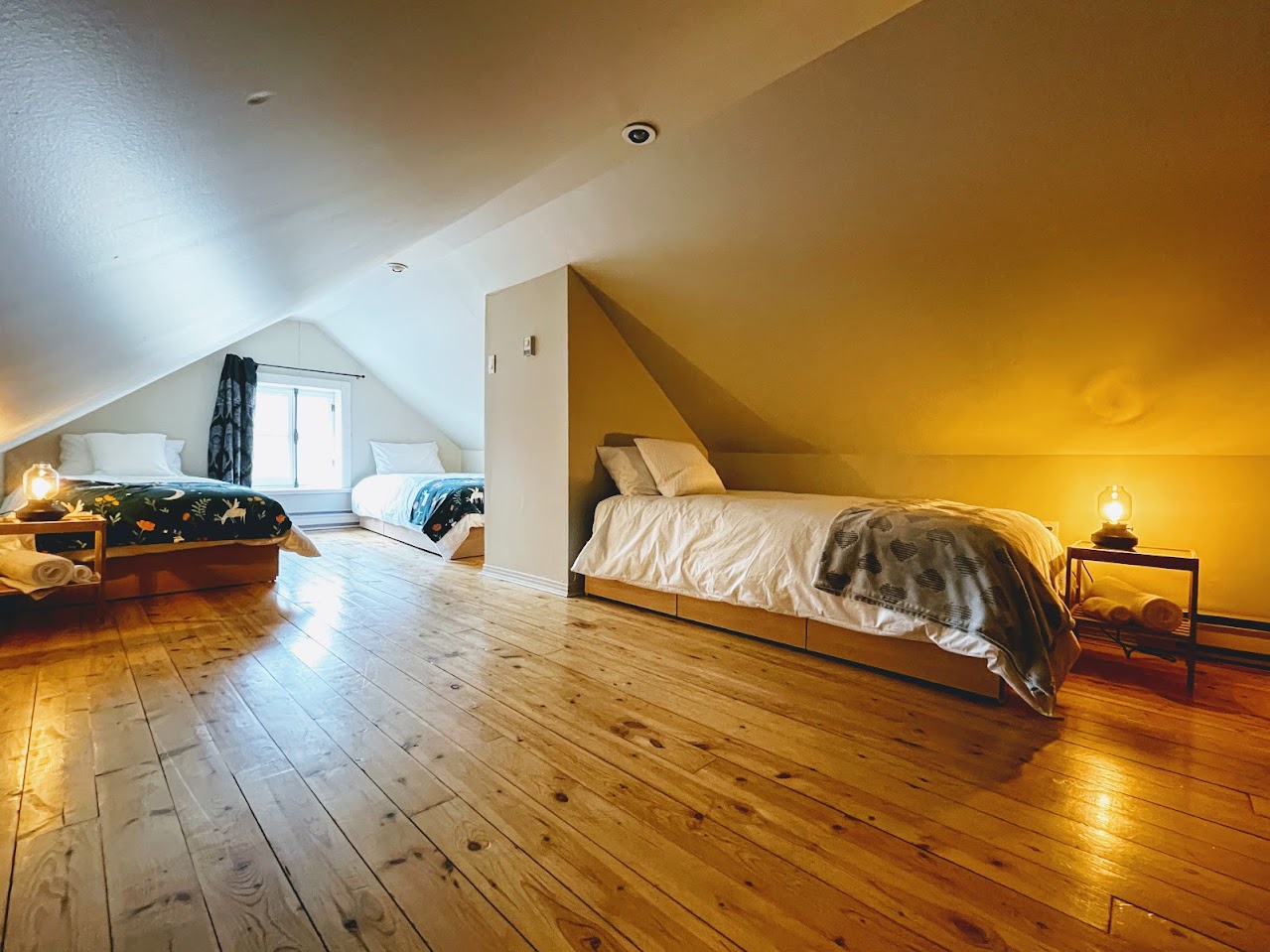 Comfortable kids bedroom for 3 at Maison du Quai